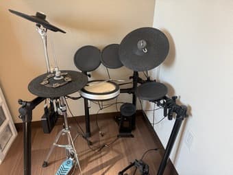 Yamaha electronic drum set 1