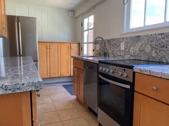5 mins from Stanford campus, 1 bed/1 bath, full kitchen, w/d, AC 2