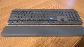 lightly used keyboard Bluetooth logitech mx keys s 1