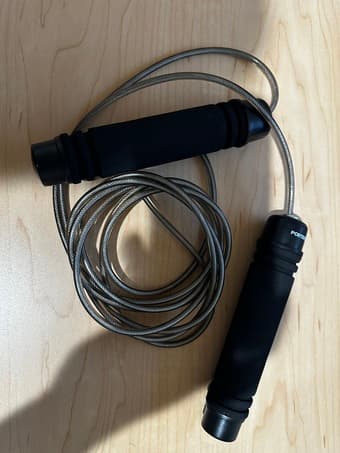 Brand new skipping rope 1