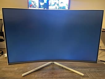 Samsung 32” Curved 4K UHD Monitor (UR59C) – Ultra HD, Good Condition 1