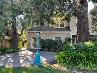 Large room in 5-bedroom house - Palo Alto 1