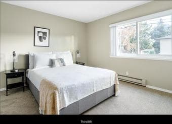BIG TWO ROOMS AVAILABLE & WALK-IN CLOSET. IN MOUNTAIN VIEW. 1