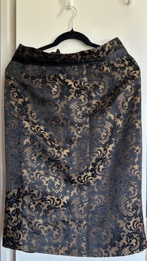 Excellent Pre_owned Skirt for sell 1